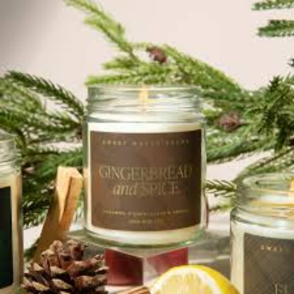 Gingerbread and Spice Holiday Candle - Picture 2 of 3